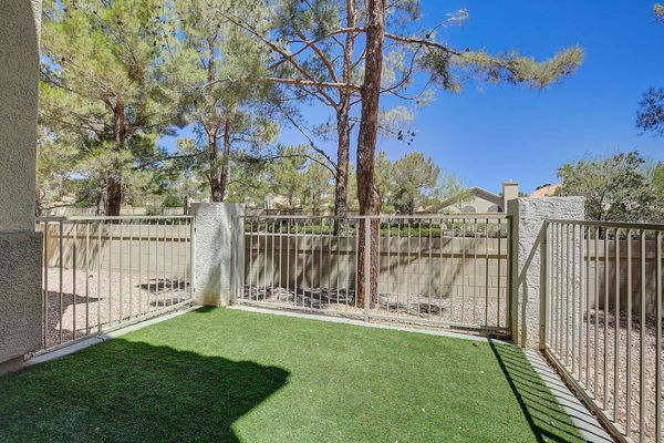 Ritiro Apartments community exterior grounds